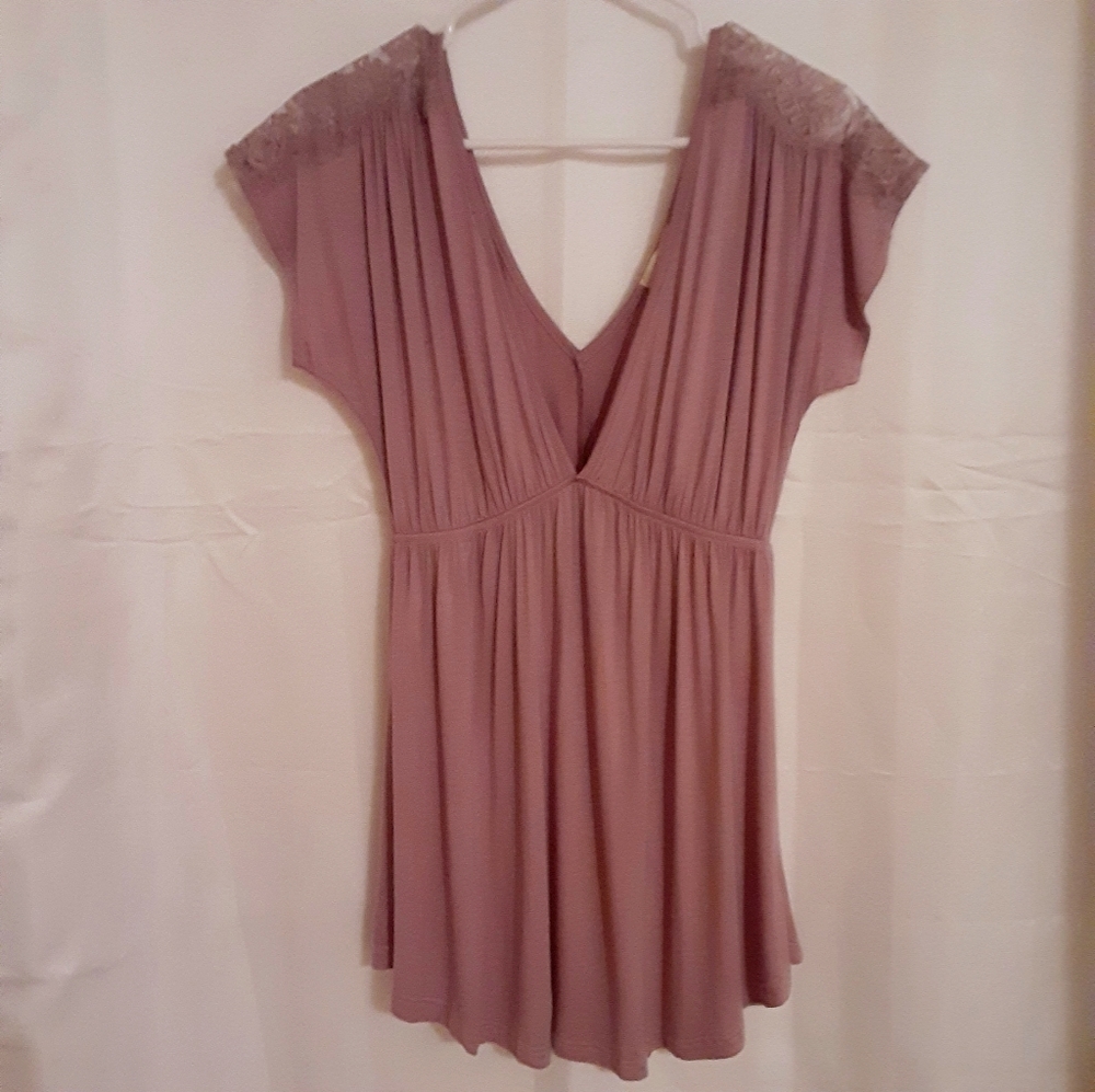 V-Neck/Back Flowy Top